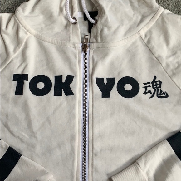 Wet Seal Crop Top Sweatshirt - Picture 2 of 4